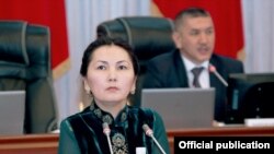 Баш прокурор Аида Салянова Жогорку Кеңештеги жыйындардын биринде.