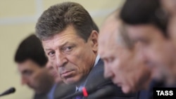 Дмитрий Козак, уроженец Украины и давний соратник Владимира Путина, ранее курировал политику в отношении стран СНГ и отвечал за стратегию Кремля в Украине (архивное фото)