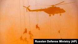 Орусиянын, Кытайдын, Беларустун, Армениянын, Пакистандын жана Мьянманын биргелешкен аскердик машыгуулары. 2020-жылдын сентябрь айы.