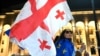 Protest la clădirea parlamentului din Tbilisi, pe 4 noiembrie 2024.
