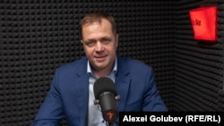 Fostul secretar general de stat al Ministerului Apărării, fost reprezentant militar la NATO și UE, Radu Burduja, în studioul Europei Libere, ianuarie 2025