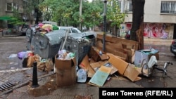 „Боклуците са страшно много“. Как в „Люлин“ и „Красно село“ се справят с кризата с боклука