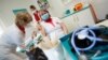 Sunt programat la vaccinare cu AstraZeneca? Mă mai duc? Ce răspund specialiștii de la RoVaccinare 