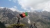 د افغانستان بیرغ