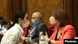 Зал заседаний парламента, 4 июня 2020 г․