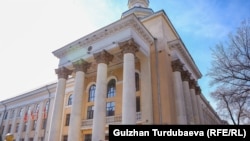 Улуттук банктын башкы имараты. 
