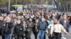 Через некоторое время митингующие переместились к зданию Общественного телерадиовещателя Грузии