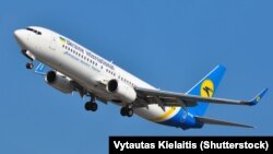 Самалёт «Міжнародных авіяліній Украіны», ілюстрацыйнае фота