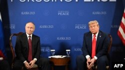 Орусиянын президенти Путин менен АКШнын лидери Трамп Аляскада, 15-август, 2025-жыл.