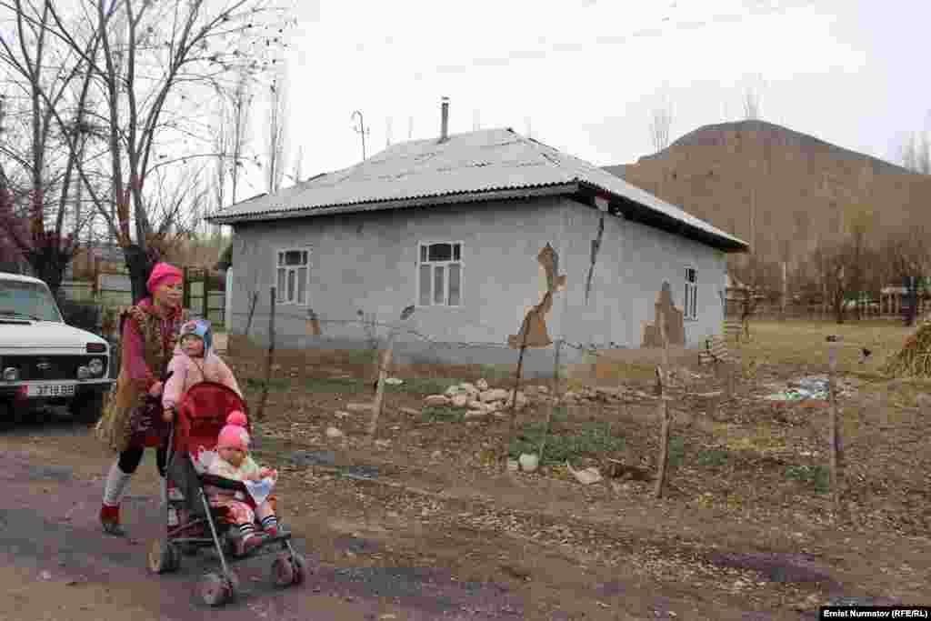 Сариевтің сөзінше, аймақтағы көп үйлер сейсмикалық қауіпсіздік жайы ескерілмей салынған.&nbsp; &nbsp;&nbsp;