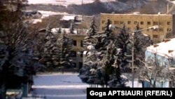 Жители Ахалгори подтверждают, что в ходе конфликта в начале 90-х годов имели место факты насильственного присвоения некоторыми грузинами осетинских домов
