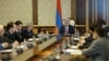 Президент Армении Серж Саргсян встречается с членами специальной комиссии по конституционным реформам, 10 апреля 2014 г.