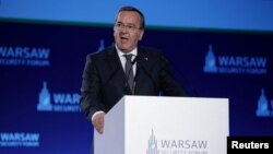 Ministri i Mbrojtjes i Gjermanisë, Boris Pistorius, duke folur në Forumin e Sigurisë në Varshavë, Poloni, 29 shtator.