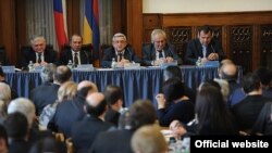 Czech Republic -- President of Armenia Serzh Sarkisian (3rd from left) at the Armenian-Czech business forum, 31Jan, 2014