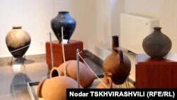 Квеври - издавна употребляемые в Грузии глиняные сосуды для производства и хранения вина