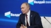 Președintele Rusie, Vladimir Putin, a criticat alegerile prezidențiale din România, pe care le-a dat drept exemplu de „manipulare a voinței poporului”. 
