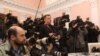 “Бешинчи каналдын” айланасында суроо көп